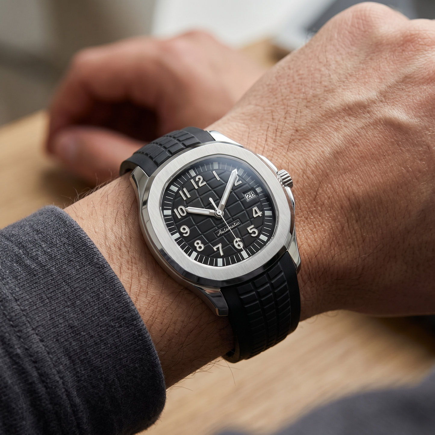 Nautilus Black & Silver